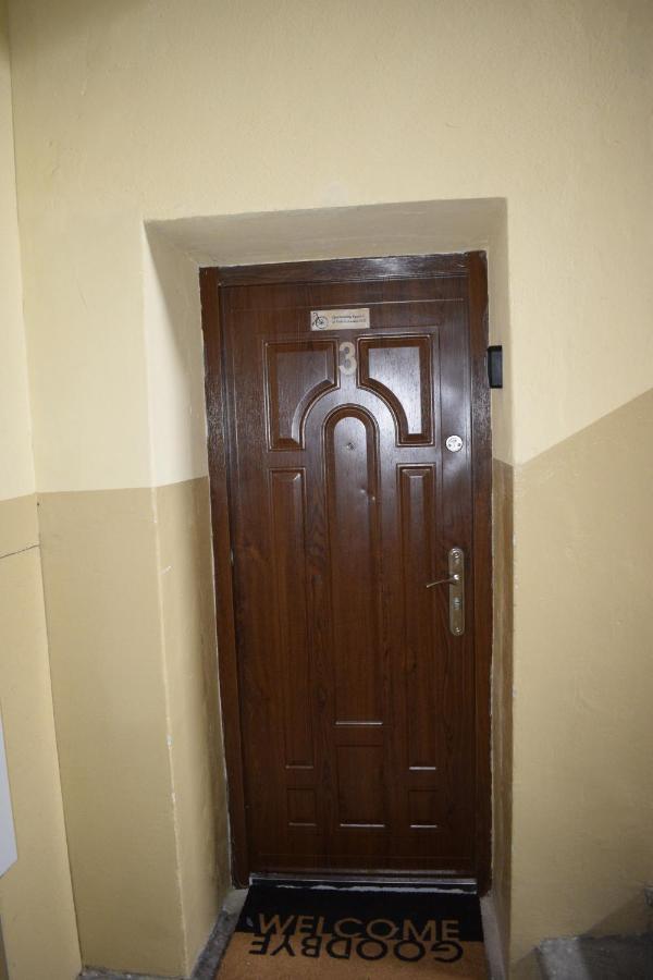 X Apartment *